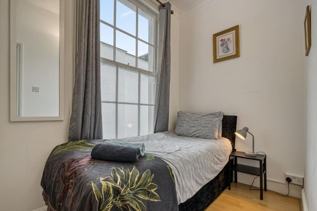 Cosy 2Br Retreat Near Paddington Station Leilighet London Eksteriør bilde