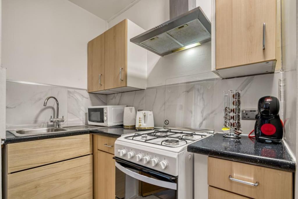 Cosy 2Br Retreat Near Paddington Station Leilighet London Eksteriør bilde
